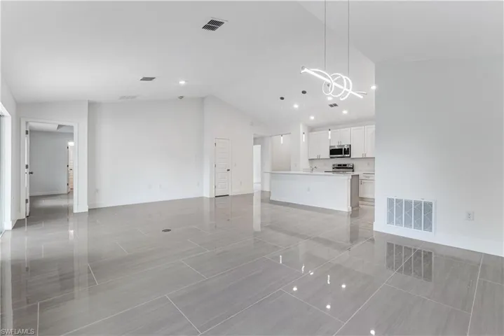 354 Hermosa Ave, Lehigh Acres, Florida 33974