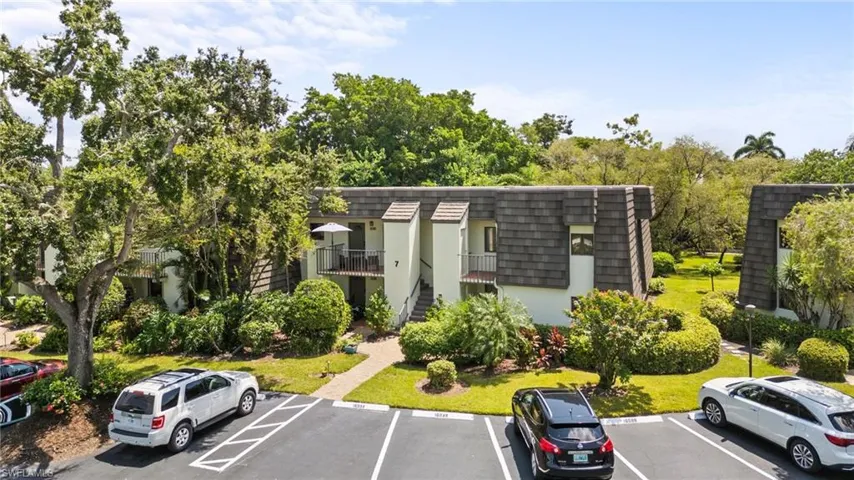 1656 Spoonbill Ln B, Naples, Florida 34105
