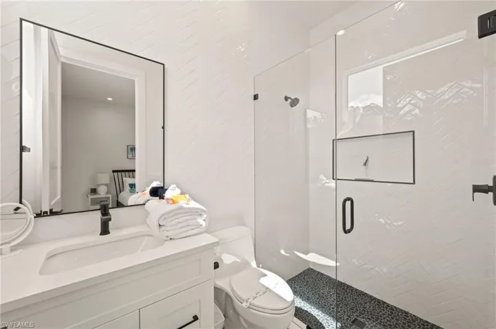 EN SUITE BATHROOM