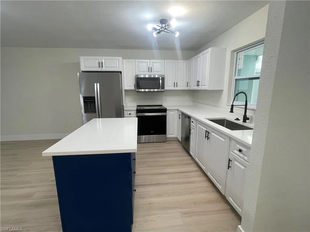 2180 Leisure LN, Fort Myers, FL 33907,225061945