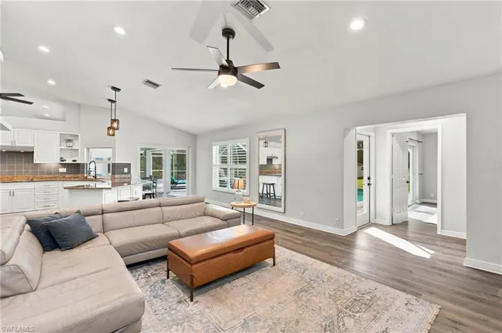 260 20th Ave Ne, Naples, Florida 34120