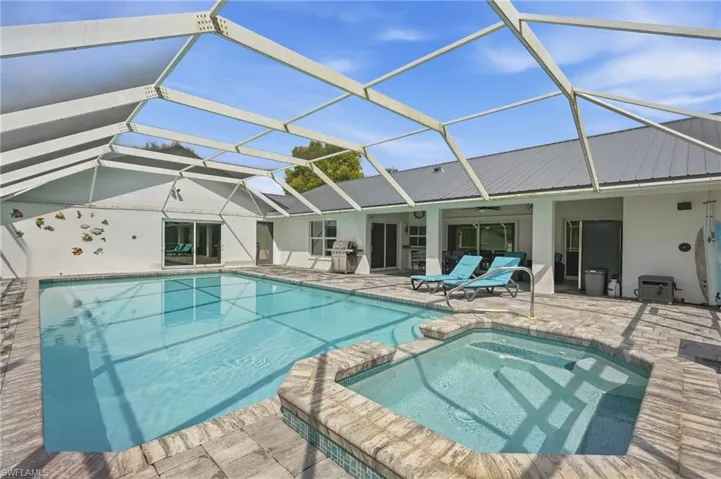 260 20th Ave Ne, Naples, Florida 34120