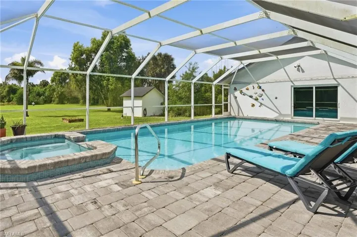 260 20th Ave Ne, Naples, Florida 34120