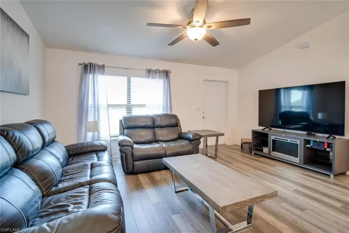 325 NW 10th  TER, Cape Coral, FL 33993