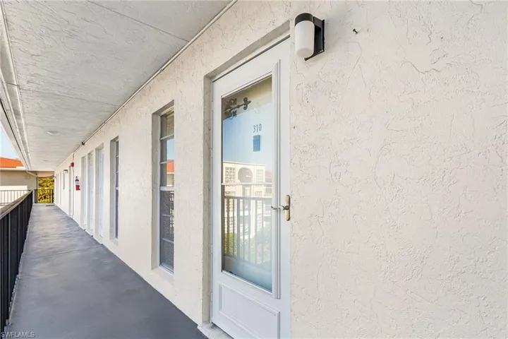 53 High Point Cir W 310, Naples, Florida 34103
