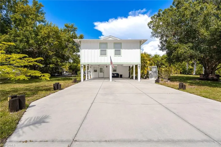 8787 Kodiak Ct, St. James City, Florida 33956