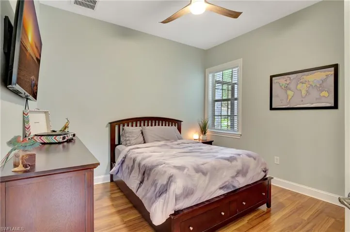 Queen size bed
