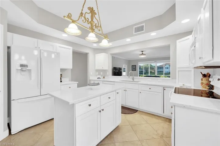 Renovated Kitchen w/Center Island