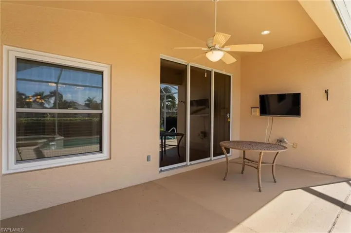 Shade area in screened Lanai