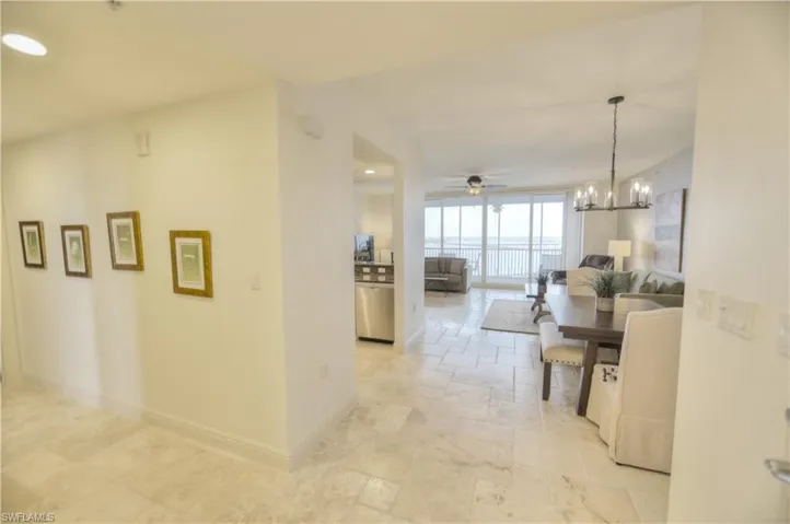 Foyer/Entrancy