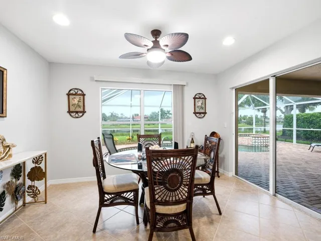 Dining area overlooking lanai