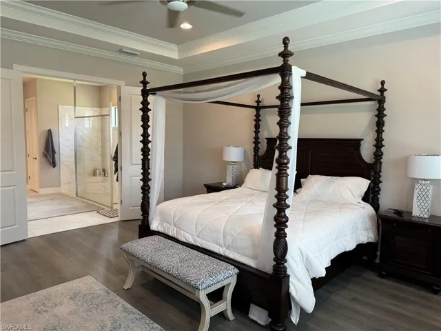 9408  Rapallo  ST, Naples, FL 34119