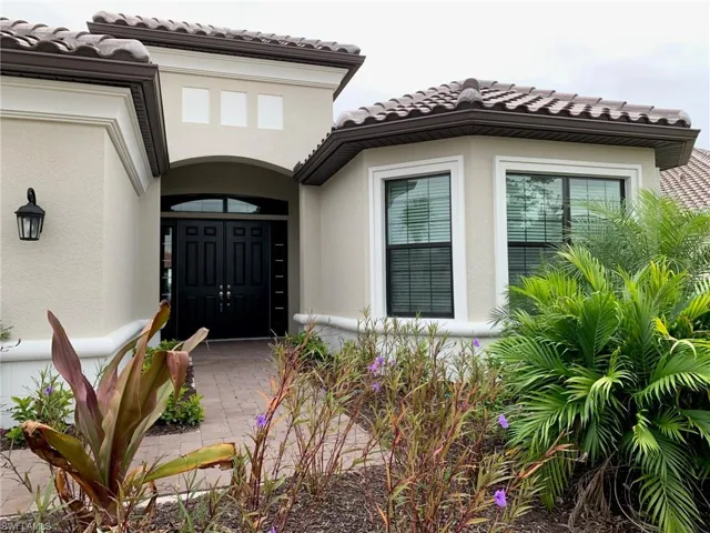 9408  Rapallo  ST, Naples, FL 34119