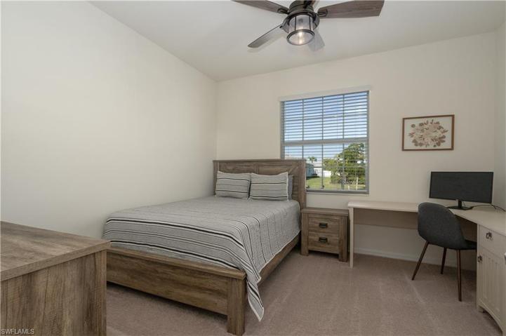 Bedroom 4 (facing the street)