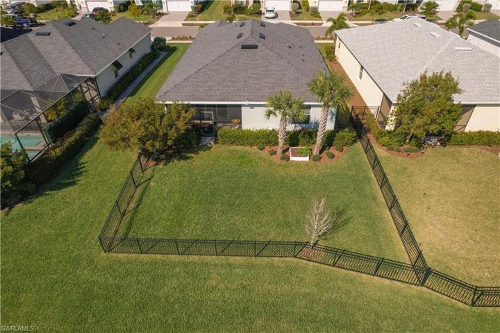 Huge fenced backyard area