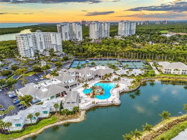 The Dunes of NaplesResort Pool