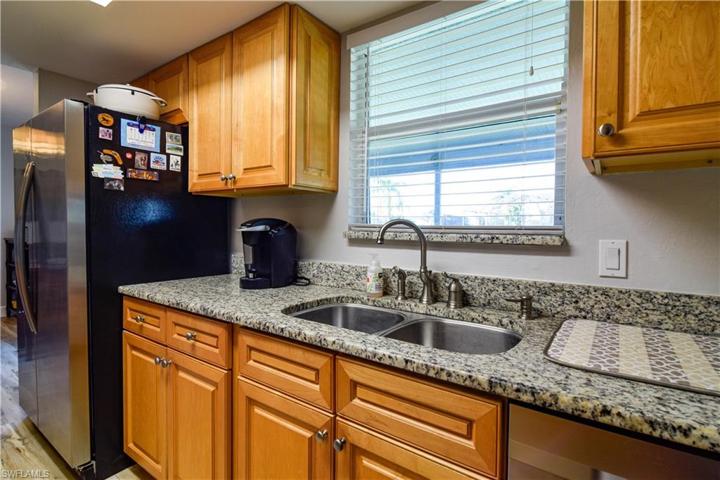 2015 SE 16th ST, CAPE CORAL FL 33990