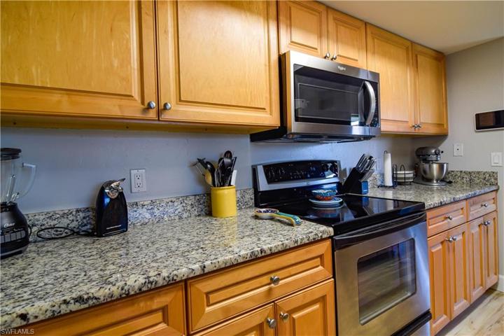 2015 SE 16th ST, CAPE CORAL FL 33990