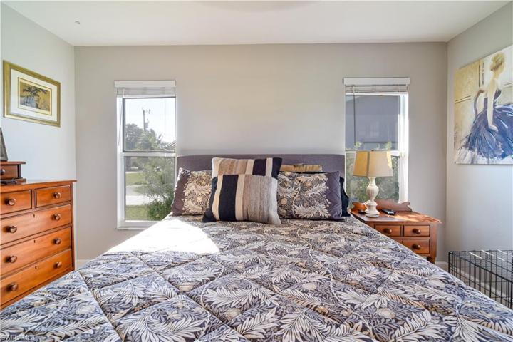 2015 SE 16th ST, CAPE CORAL FL 33990