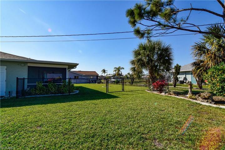 2015 SE 16th ST, CAPE CORAL FL 33990