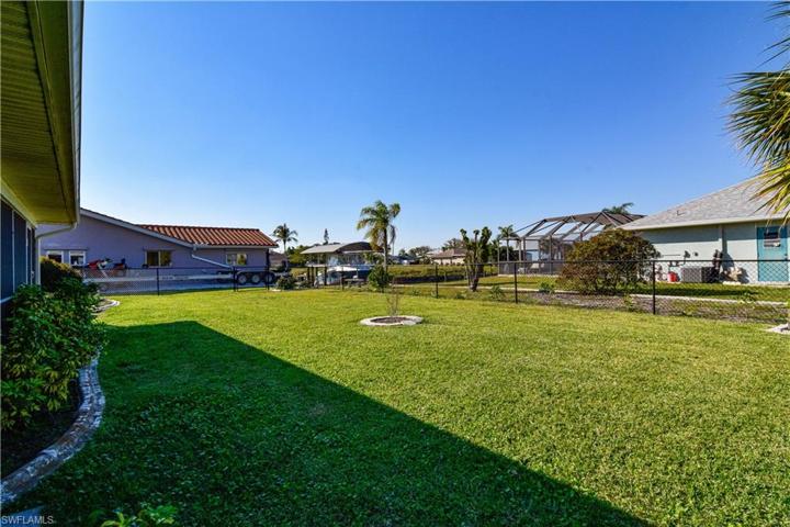2015 SE 16th ST, CAPE CORAL FL 33990