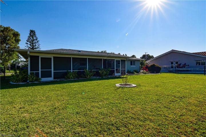 2015 SE 16th ST, CAPE CORAL FL 33990