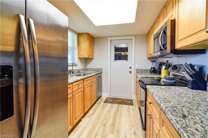 2015 SE 16th ST, CAPE CORAL FL 33990