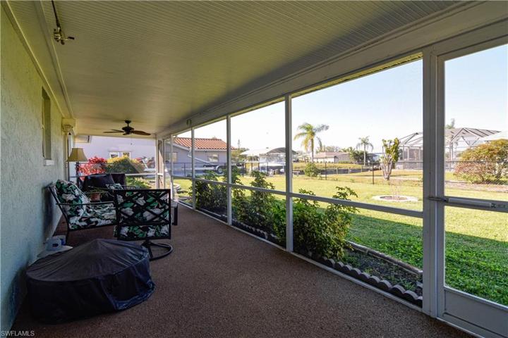 2015 SE 16th ST, CAPE CORAL FL 33990