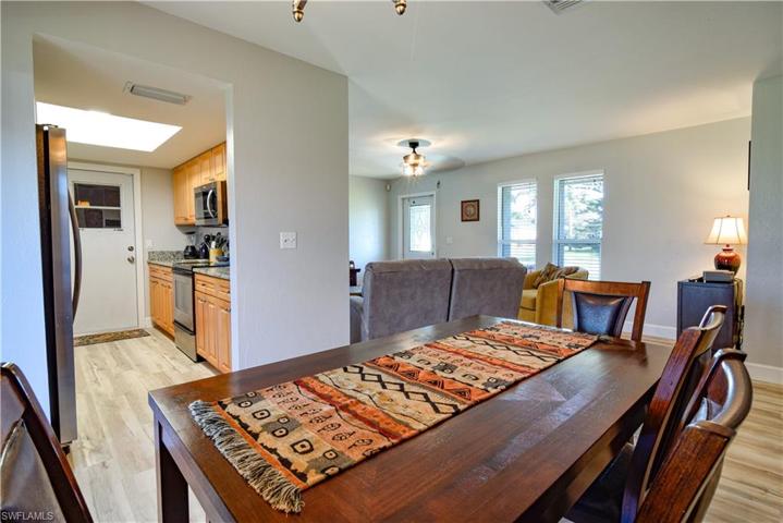 2015 SE 16th ST, CAPE CORAL FL 33990