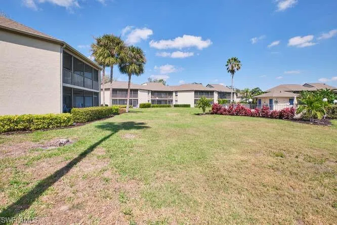 View of yard with a residential view