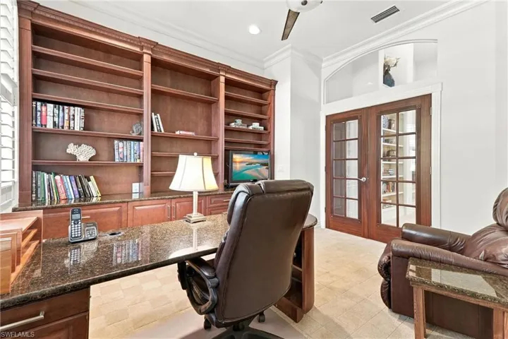 4422 Longshore Way N, Naples, Florida 34119