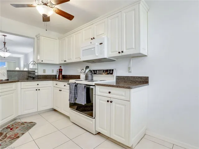 360 Horse Creek Dr # 305, Naples Fl 34110
