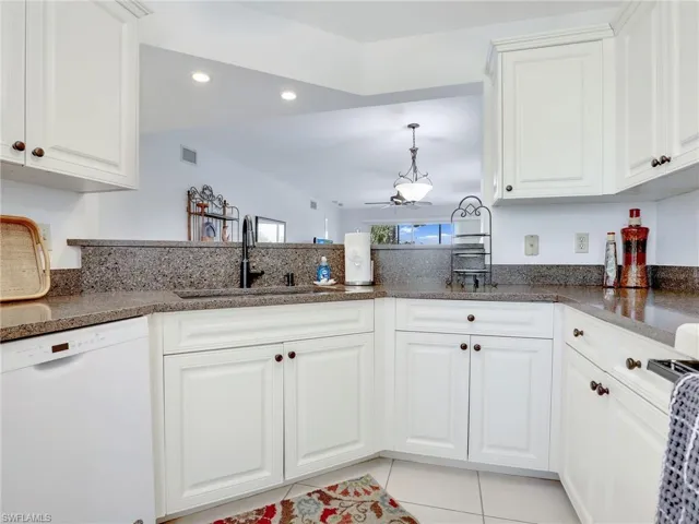 360 Horse Creek Dr # 305, Naples Fl 34110