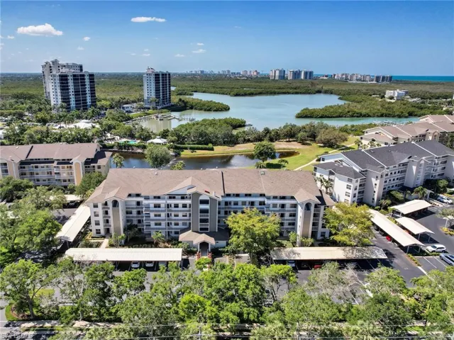 360 Horse Creek Dr # 305, Naples Fl 34110