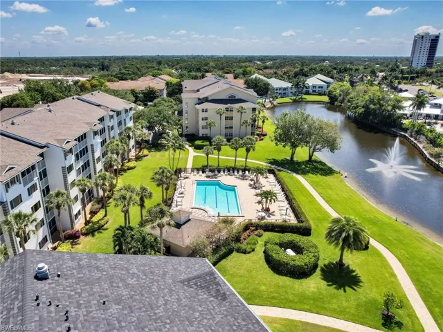 360 Horse Creek Dr # 305, Naples Fl 34110