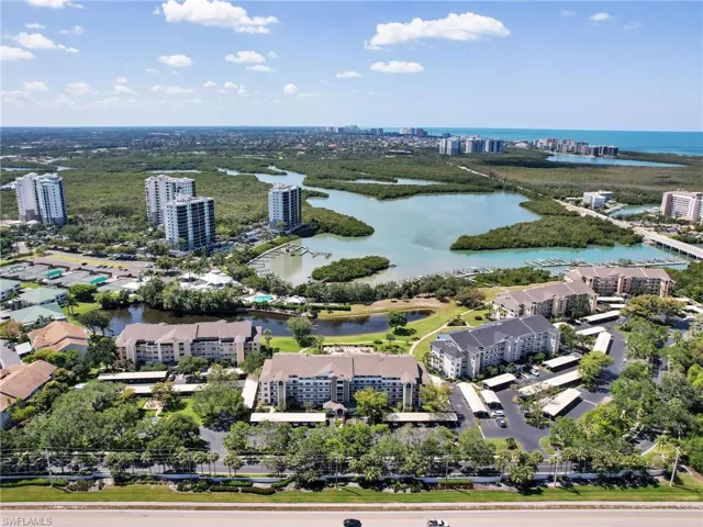 360 Horse Creek Dr # 305, Naples Fl 34110