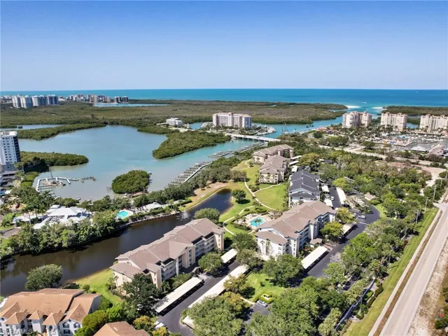 360 Horse Creek Dr # 305, Naples Fl 34110