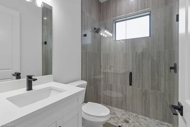 562 20th St Ne, Naples, Florida 34117