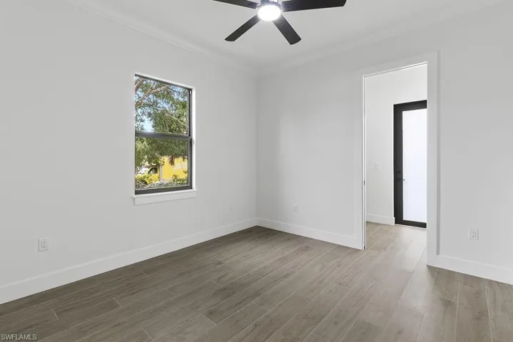 562 20th St Ne, Naples, Florida 34117