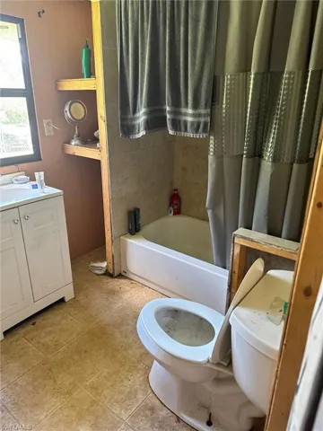 115  Andrea  LN, Naples, FL 34114