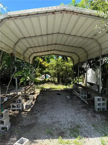 115  Andrea  LN, Naples, FL 34114