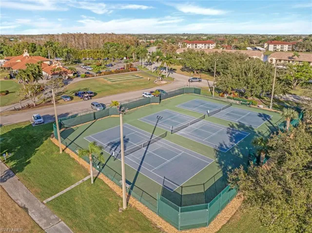 3 tennis courts that convert to pickleball courts