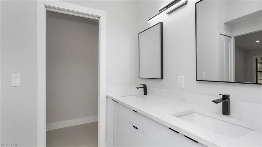 4935  20th NE ST, Naples, FL 34120