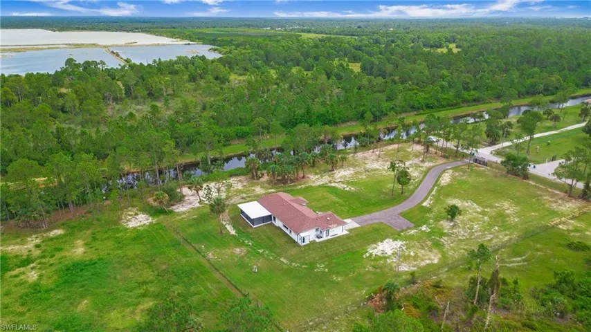 4935  20th NE ST, Naples, FL 34120