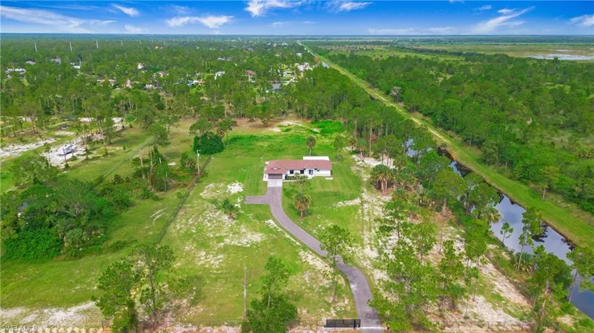 4935  20th NE ST, Naples, FL 34120