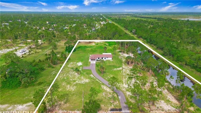 4935  20th NE ST, Naples, FL 34120