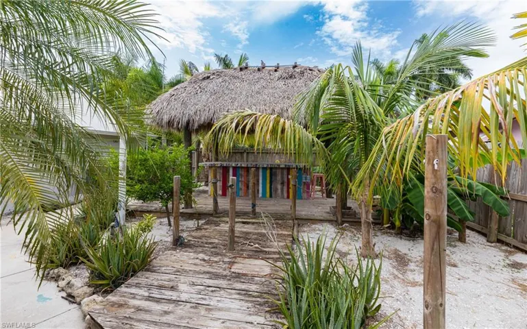 529 Coral Dr, Cape Coral, Florida 33904