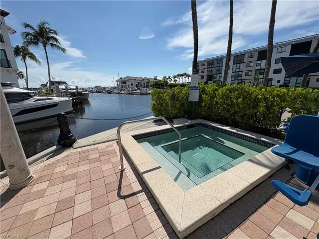 1500 5th Ave S, Naples, Florida 34102