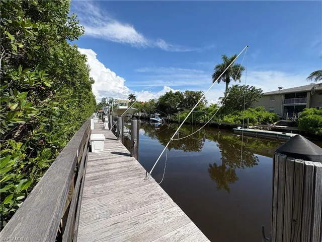 1500 5th Ave S, Naples, Florida 34102