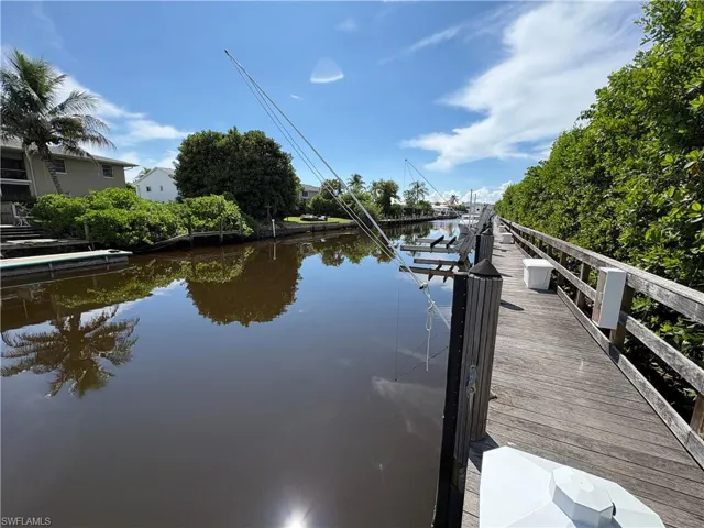 1500 5th Ave S, Naples, Florida 34102